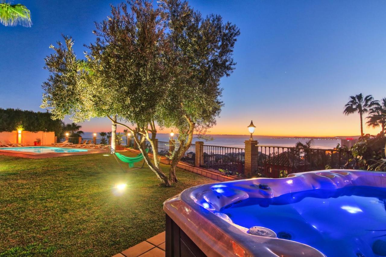 Beachside Villa With Panoramic Sea Views เบนัลมาเดนา ภายนอก รูปภาพ