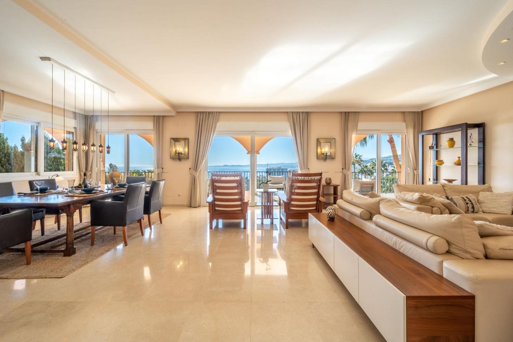Beachside Villa With Panoramic Sea Views เบนัลมาเดนา ภายนอก รูปภาพ